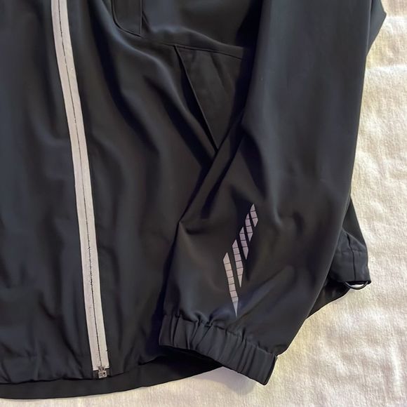 K-SWISS Black Zip-Up Lightweight Vented Reflection Tape Jacket, Size Men’s Large - Picture 7 of 16